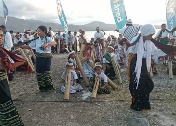 Penutupan Festival Uyelewun Pengunjung Membludak. Matheos Tan ; Momentum Membangkitkan Motivasi