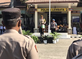 Kapolres Lembata Vivick Pimpin Apel Gelar Pasukan Operasi Mantap Brata 2023-2024