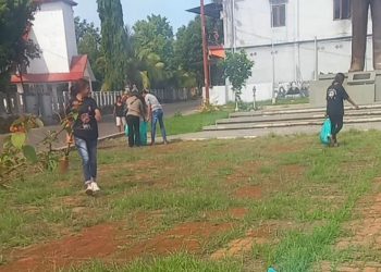 Rayakan HDI, Difabel Lembata Pungut Sampah dan Belajar Bisindo