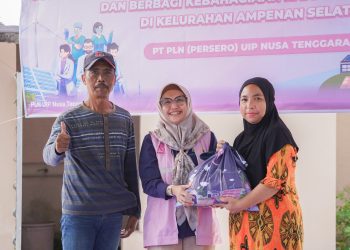 Srikandi PLN UIP Nusra Gandeng RS Siloam Gelar Edukasi Pencegahan Kanker Payudara dan Berbagi Bingkisan Ramadhan 1446 H