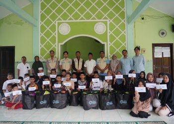 Semangat Berbagi Ramadan, YBM PLN UIP Nusra Salurkan Bantuan kepada Mustahik di Sekitar Wilayah Kerja