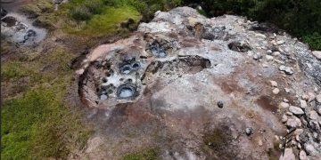 Edukasi Geothermal Diperkuat, PLN Gandeng Ahli UGM Jelaskan Fenomena Alam di Flores