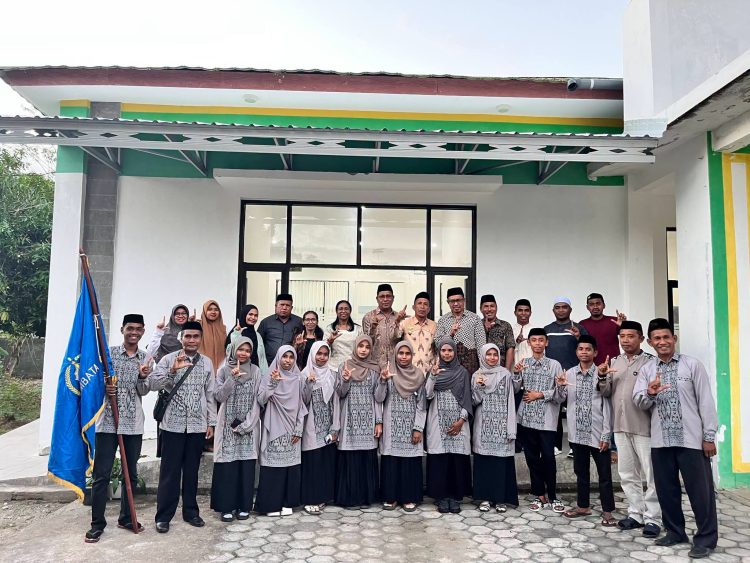Mewakili Lembata di MTQ Provinsi NTT, Wabup Nasir Lepas 10 Qori dan Qoriah ke Nagekeo
