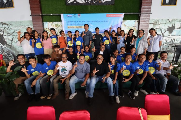 Plan Indonesia dan Forum Jurnalis Lembata Luncurkan Buku Saku Panduan Peliputan BerbasisPerlindungan Anak