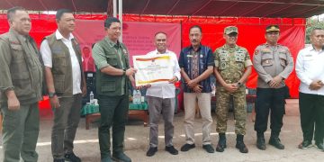 Resmikan 52 RSH dan 2 Sumur Bor di Bugalima, Kepala BNPB RI Harap Masyarakat Terus Jaga Perdamaian