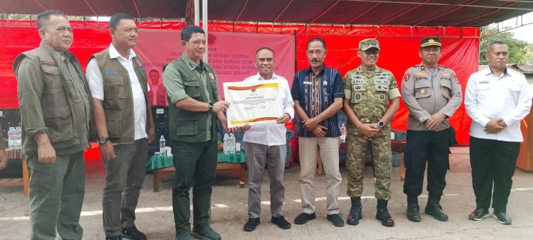 Resmikan 52 RSH dan 2 Sumur Bor di Bugalima, Kepala BNPB RI Harap Masyarakat Terus Jaga Perdamaian