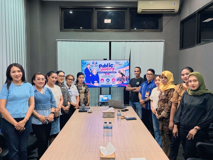 Perempuan Lewoleba Belajar Berani Bicara: Perwabantt Dobrak Rasa Minder Lewat Public Speaking