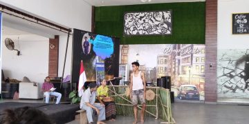 Teater SMA di Lembata Angkat Krisis Laut Lewat Naskah “Embun di Padang Laut”