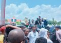Ratusan Massa FOKAL Kepung DPRD dan Kantor Bupati Lembata, Bawa Delapan Tuntutan