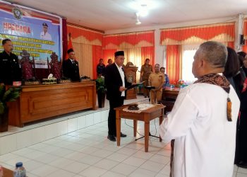 Bupati Flores Timur Lantik Pejabat Administrator dan Pengawas, Tekankan Integritas dan Pelayanan