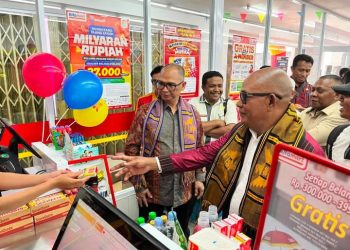 Bupati Lembata Resmikan Alfamart Selandoro, Dorong Penyerapan Tenaga Kerja Lokal dan Pemasaran Produk UMKM