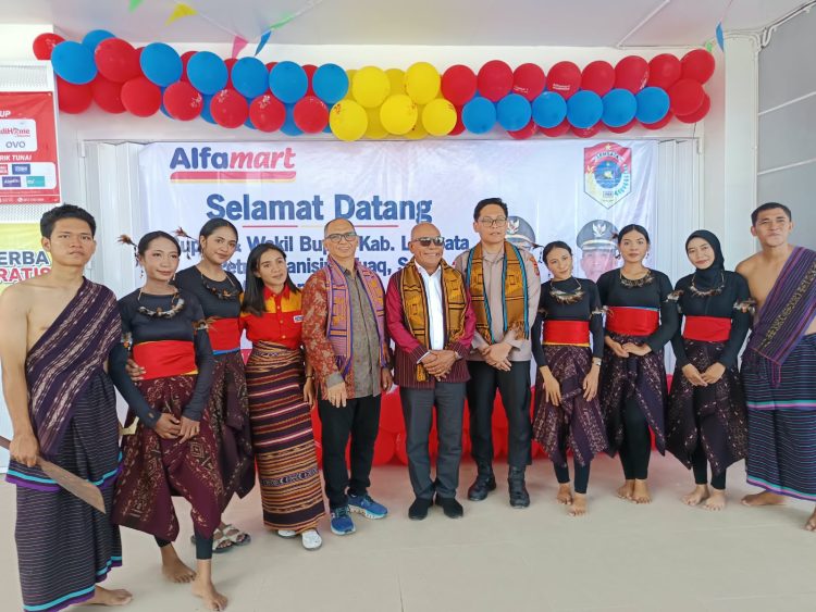 GRAND OPENING ALFAMART Bermitra Pasarkan Produk UMKM Lembata